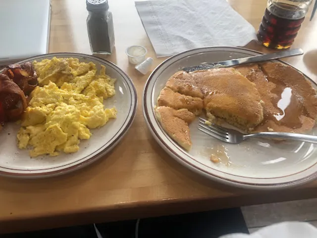 Madison’s Cafe- American Diner and Mediterranean Food