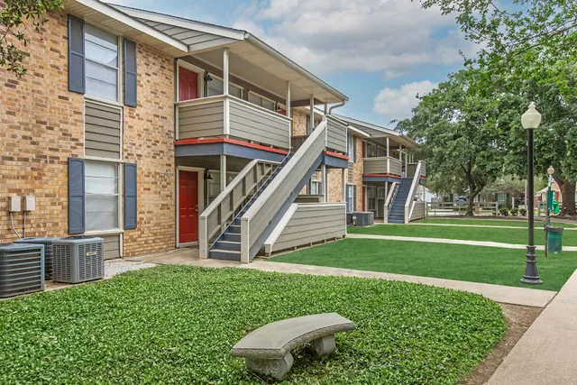 The Arts Apartments at Broussard Crossing