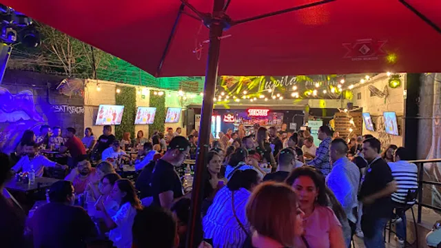 La Lupita Rock Café