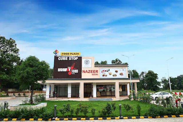 Cube Stop Muti-Cuisine Highway Restaurant