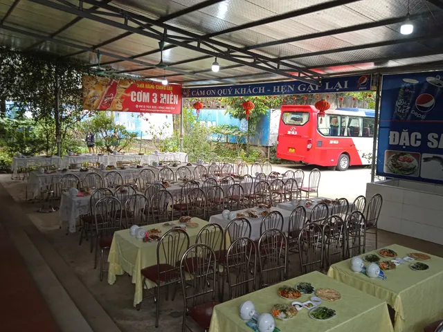 Nhà Hàng Giang Lan Đền Hùng