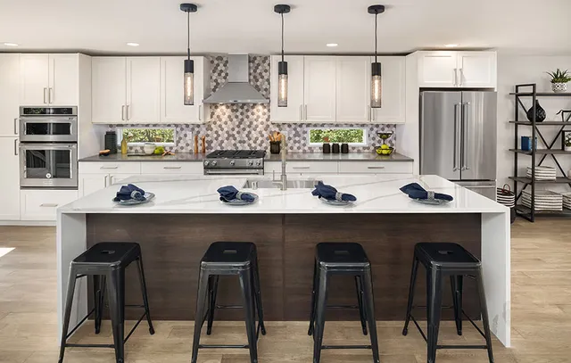 CHA Closets & Cabinets