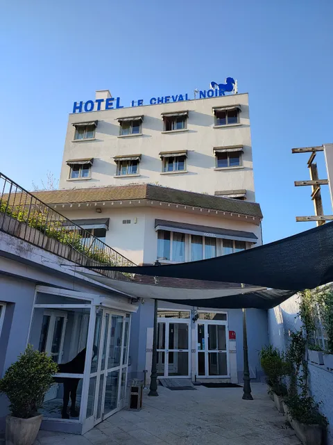 HOTEL LE CHEVAL NOIR