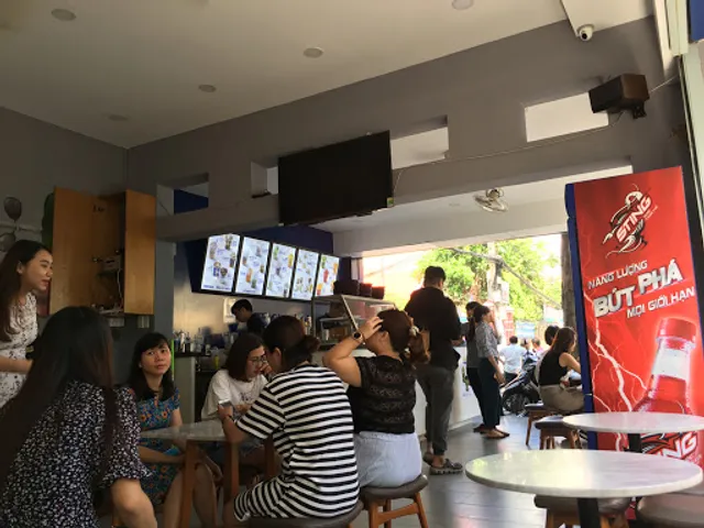 GUTA CAFE - 27 TRẦN NHẬT DUẬT