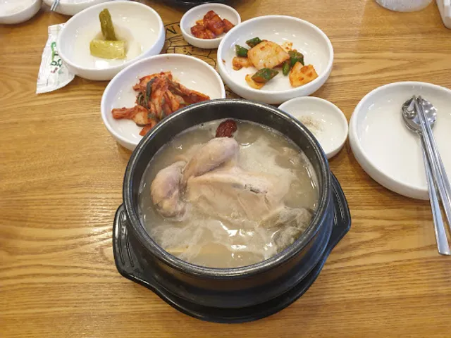 Jiho Hanbang Samgyetang Myeonmok Station