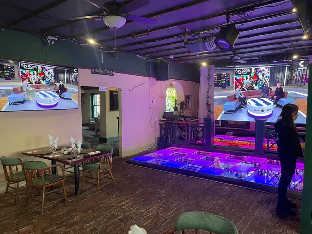 White Horse Pub & Restaurant