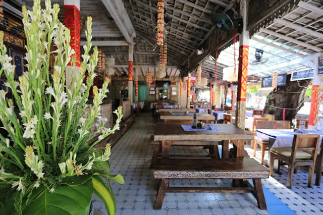 Sendok Emas Bar & Restaurant