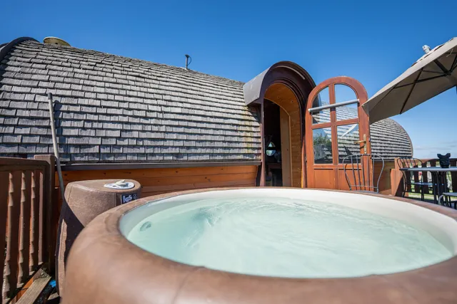 Les Grandes Cotes, Hébergements Insolites et Golfs Insolites