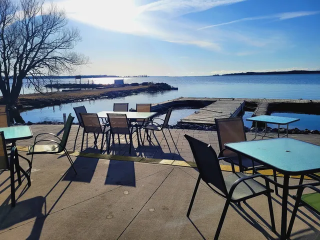 Harbourview Bar And Restaurant