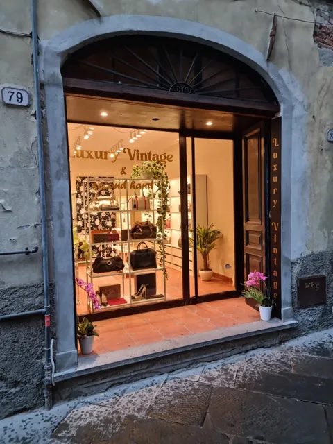 Sabrina Luxury Vintage & Second Hand Lucca