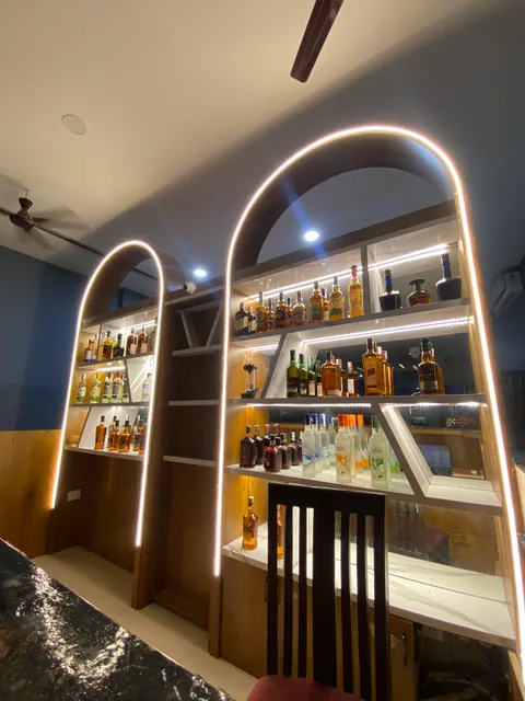 Monalisa Bar & Restaurant