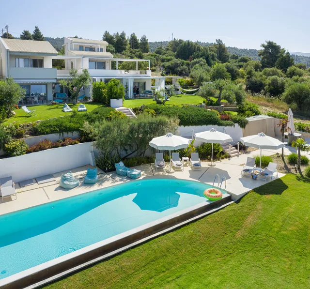 Akti Elia Villas Beachfront