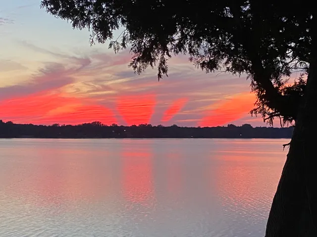 Isle View Lake Cottages