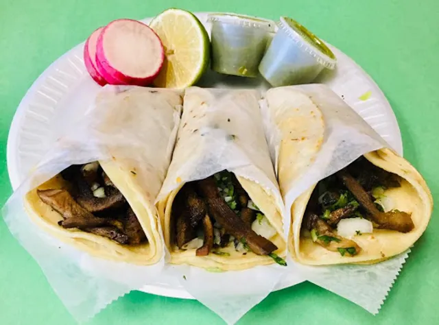 El Nopal Deli Tacos y Pupusas