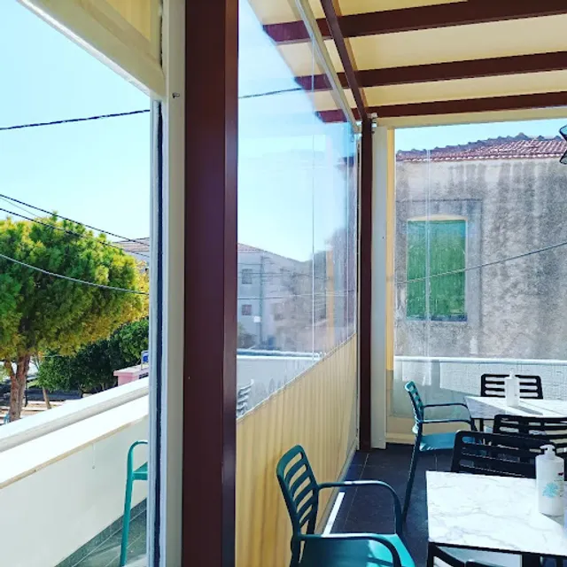 Makis Snack Cafe Bar