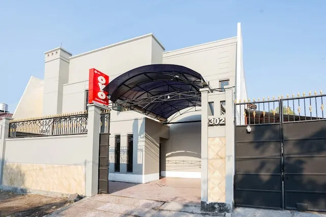 OYO 1281 Home Stay 83