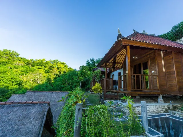 Song Lambung Beach Huts