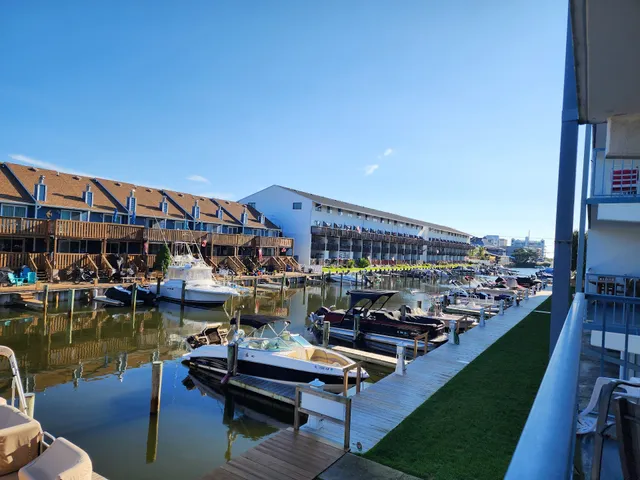 The Quarters At Marlin Cove