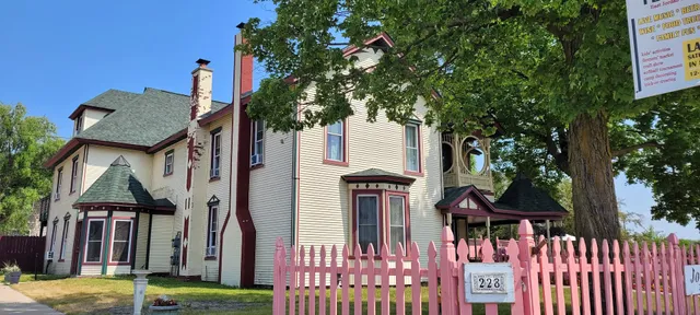 The Jordan Inn - Food, Wine, Spirits & Lodging