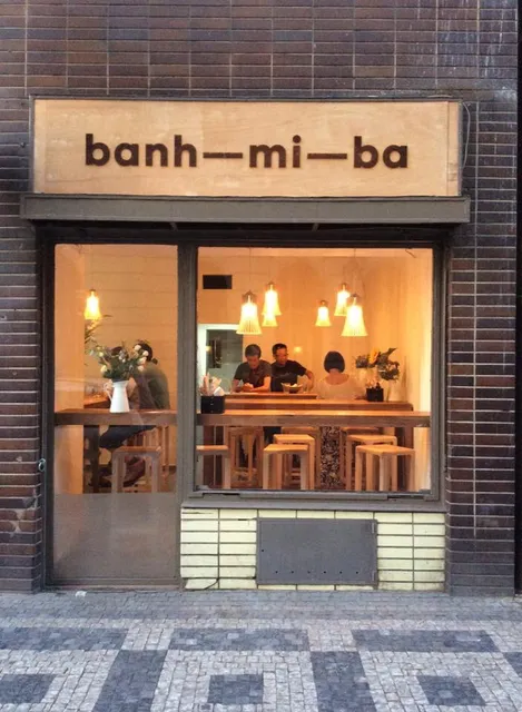 Bánh mì ba