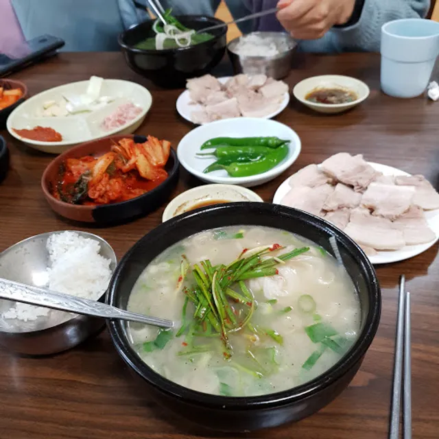 Somunnan Dwaeji-gukbap