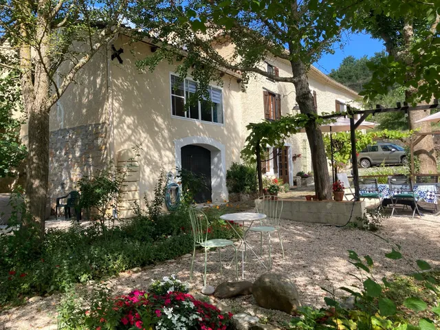 Les Deux Chevaux Chambres d'Hôtes