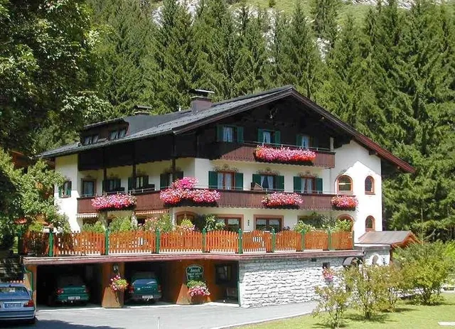 Zimmer mit Frühstück/Ferienwohnungen Pension Sonneck Lofer