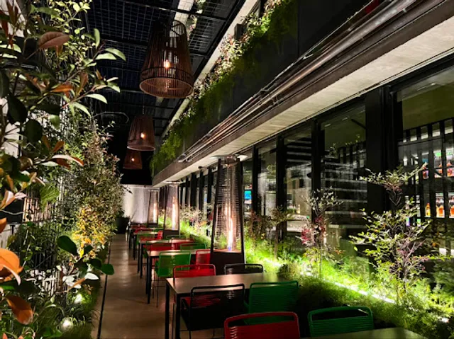 IT! Italy Ristorante & Café & Bar