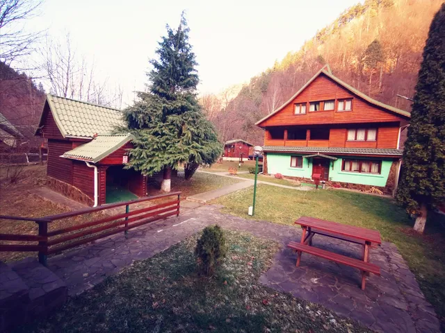 Complex Turistic Barlogul Ursului