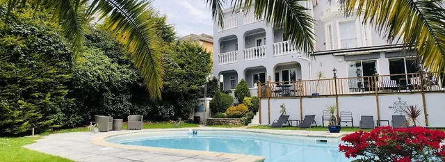 The Glenorleigh (Book Direct For Better Rates)