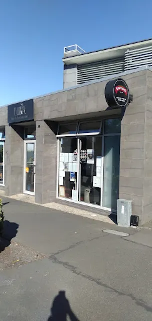 Luna Bar and Restaurant