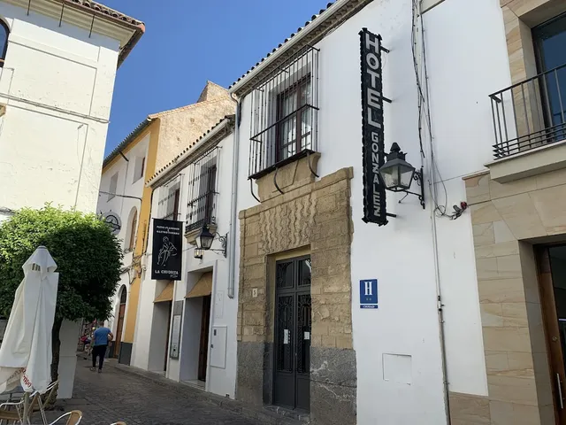 Hotel Gonzalez