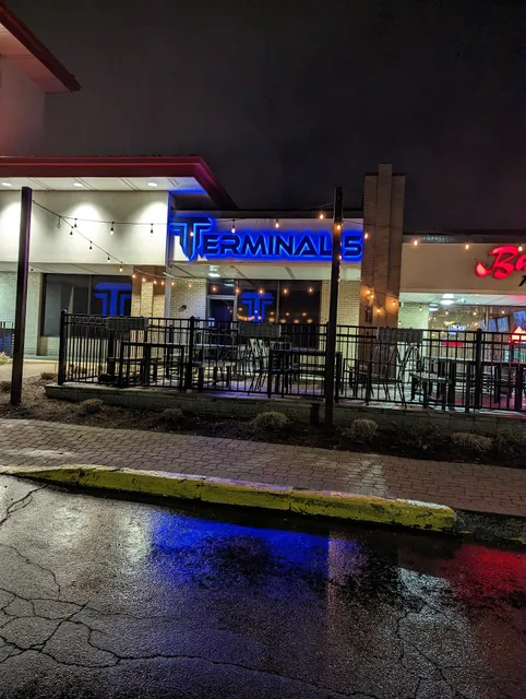 Nantucket Square Shopping Center