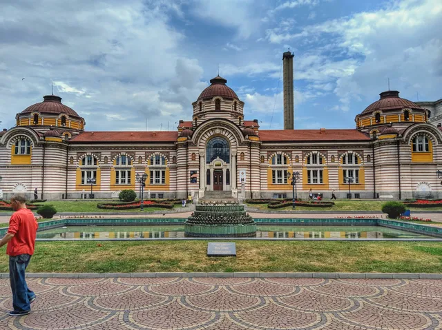 Introvert Maria Luisa