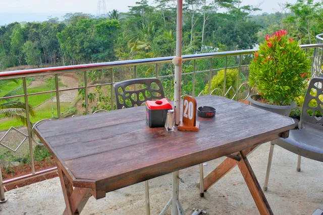 RESTO RM OLAHAN NDESO BUKIT PENGGER