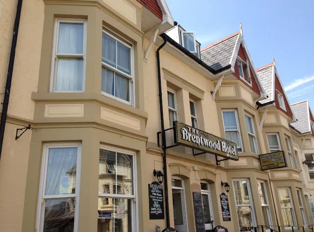 The Brentwood Hotel/Heartbreak Hotel