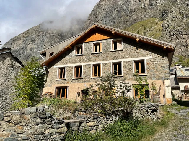 guest house ''Camp de Base''