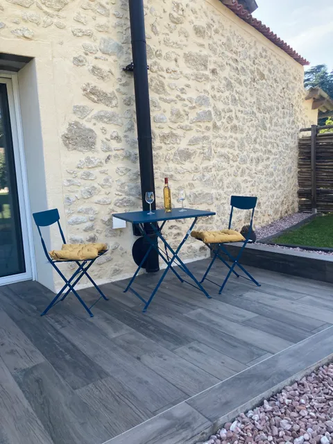 Gîte L'Ancien Chai : Gîte en campagne, au calme pour 2 personnes, proche Saint-Émilion et Bordeaux, en Gironde