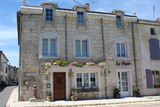 Le Patio Chambres d'Hôtes BOOK DIRECT FOR BEST RATES