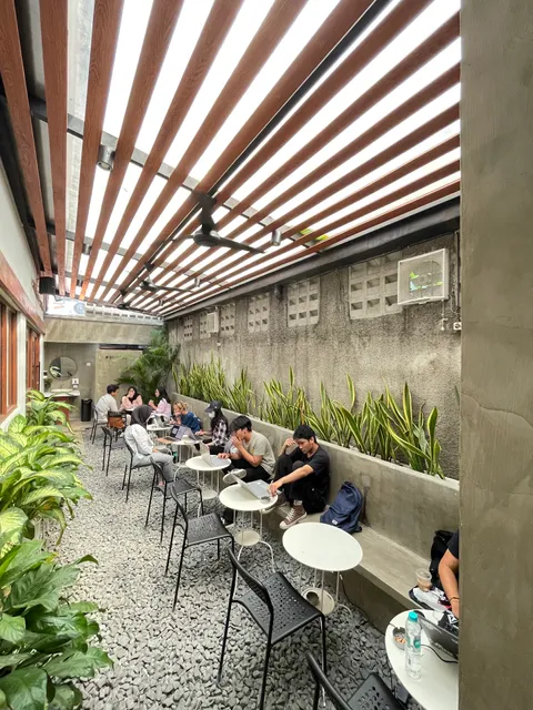 Suar Ruang Coffee Ground