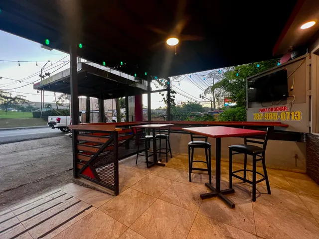 La Parrilla Burgers and Beers