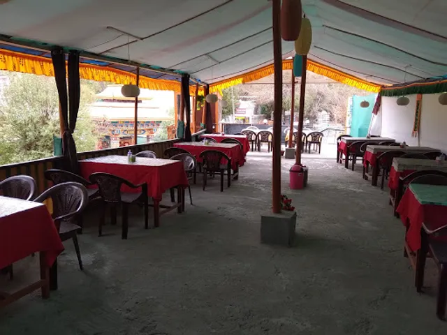 Cross Road Restaurant