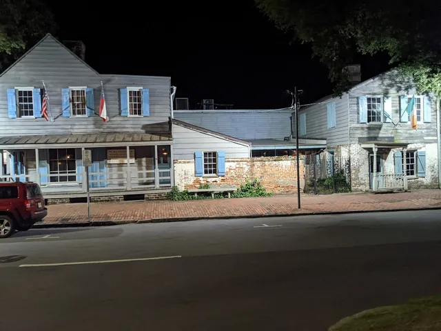 Ghosts & Gravestones Tour Savannah