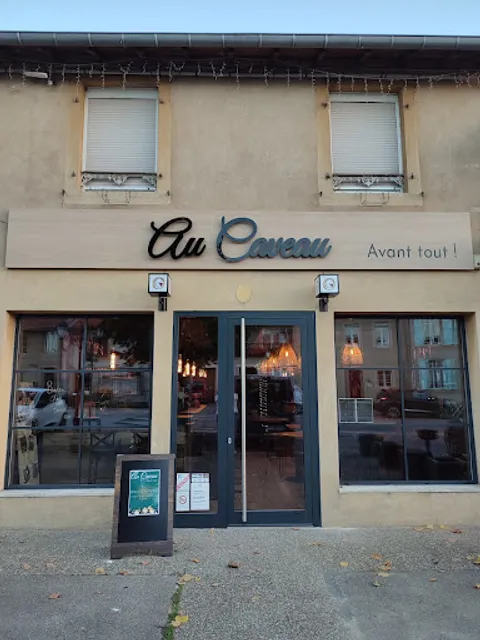 Au Caveau avant tout