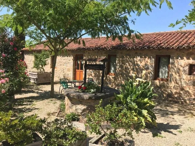 "Sarl" La Raymondière