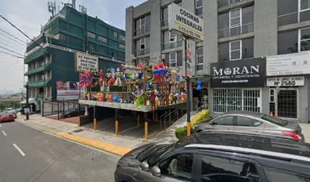 Avenida Lomas Verdes 2560