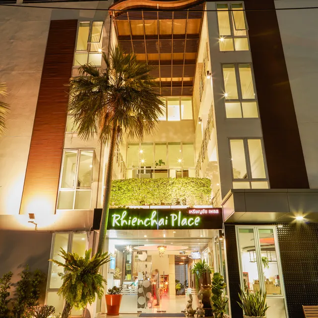 Rhienchai Place Hotel