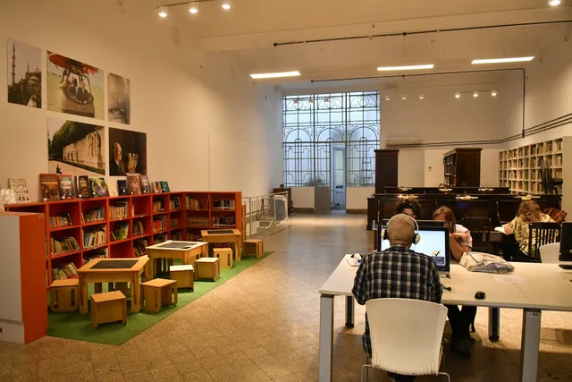 MUNICIPAL PUBLIC LIBRARY Miguel Cané