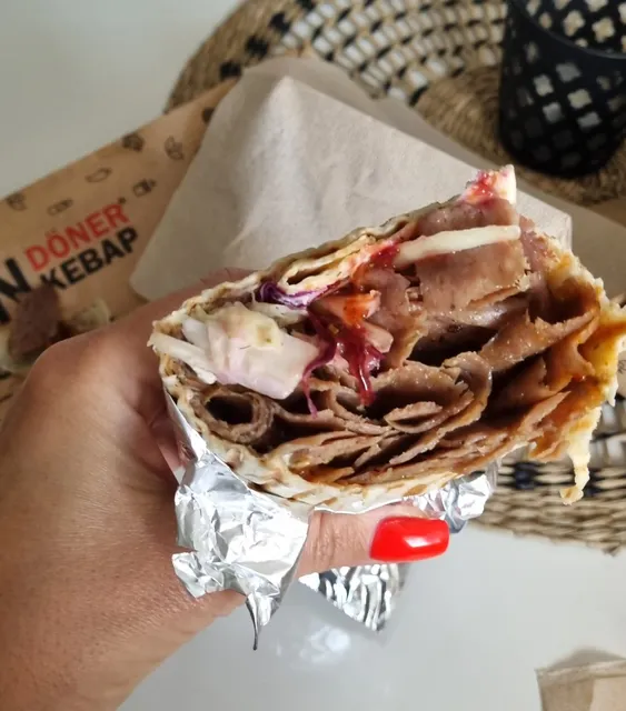BERLIN DÖNER KEBAP "Viktor"