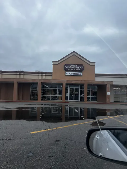 Tonya's Consignment Shoppe - Clothing Store